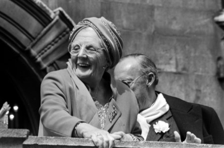 Koninginnedag 1984 in Den Haag 26a Koningin Beatrix , Claus en midden Willem A, Bestanddeelnr 932-9506