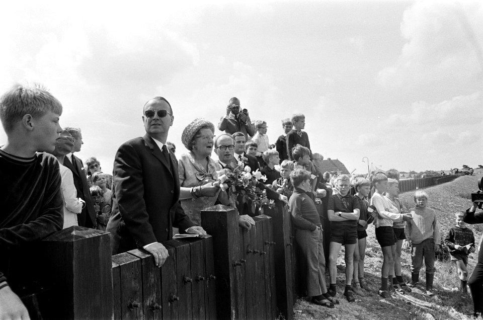 Koningin Juliana bezoekt Noord Holland, Bestanddeelnr 922-5334