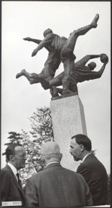 Koninklijk huis, prinsen, openingen, beelden, Bernhard, prins, Knvb-Sportcentrum, Bestanddeelnr 016-0817