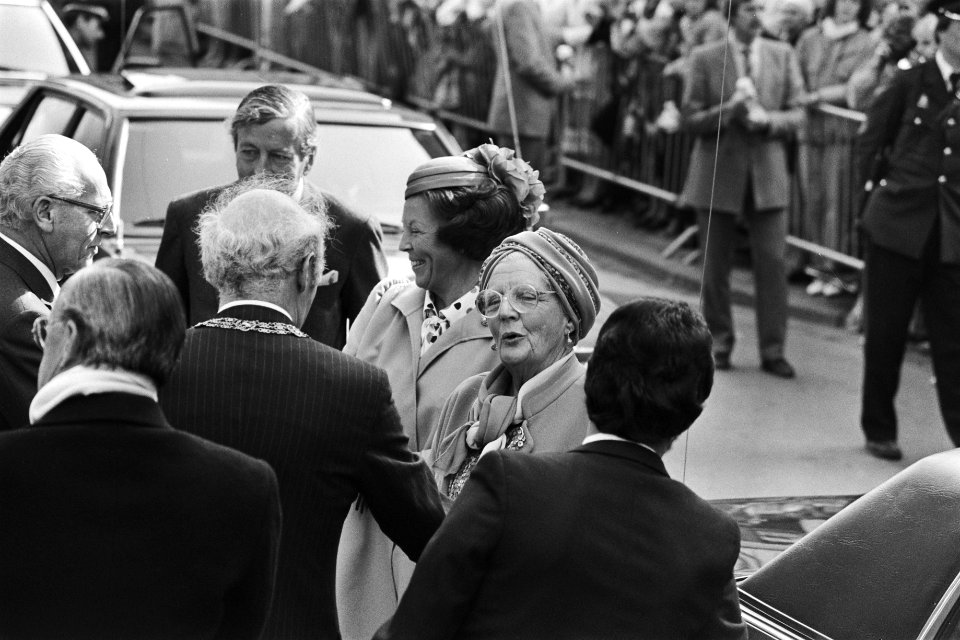 Koninginnedag 1984 in Den Haag Juliana en Beatrix, Bestanddeelnr 932-9511
