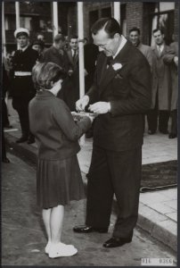 Koninklijk huis, prinsen, openingen, gebouwen, kinderen, sleutels, Bernhard, pri, Bestanddeelnr 016-0366