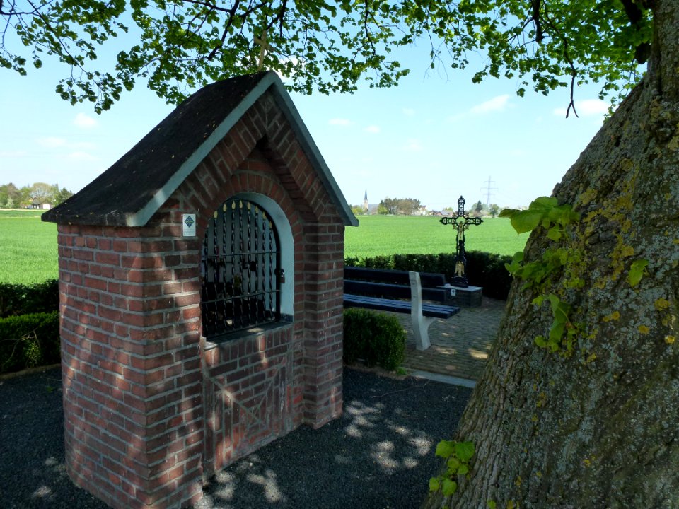 Koningsbosch (Echt-Susteren) wegkruis met kapelletje, Landmark