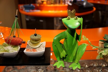 King green figure