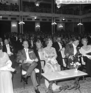 Koningin Juliana en prins Bernhard, Bestanddeelnr 915-2807