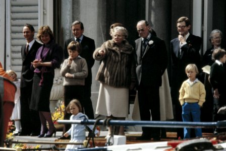 Koninginnedag 1979, defile Soestdijk bordes, Bestanddeelnr 253-8090