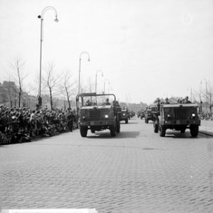 Koninginnedag 1964, parade, Bestanddeelnr 916-3776
