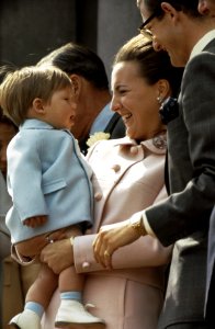 Koninginnedag 1969, bordes Paleis Soestdijk Prinses Margriet met Prins Maurits, Bestanddeelnr 254-8555