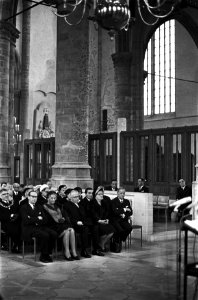 Koningin Juliana en president Heinemann en zijn echtgenote tijdens een bijeenkom, Bestanddeelnr 923-0136