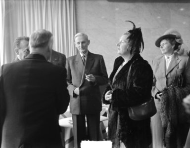 Koningin Juliana en Minister Joekes, Bestanddeelnr 904-5411
