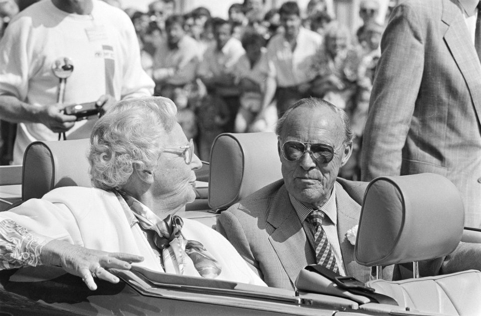 Koninginnedag 1987 Prins Bernhard en Prinses Juliana auto, Bestanddeelnr 933-9686