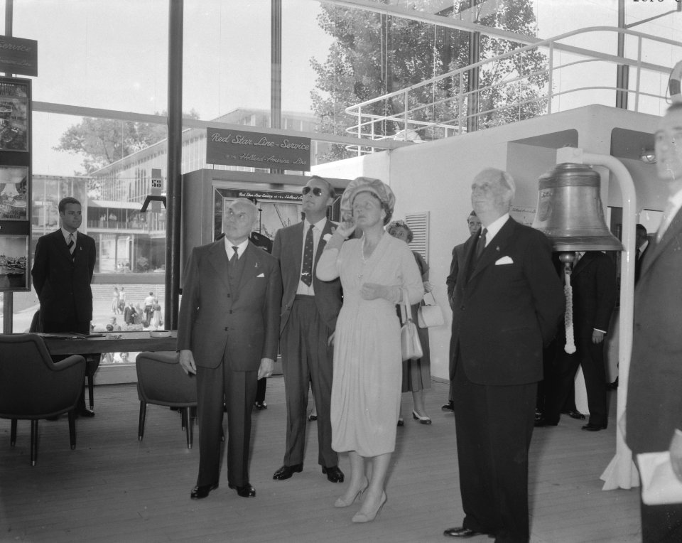 Koningin Juliana en prins Bernhard bezoeken de Expo 1958 in Brussel, Bestanddeelnr 909-6401