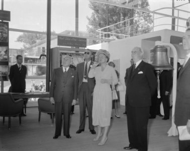Koningin Juliana en prins Bernhard bezoeken de Expo 1958 in Brussel, Bestanddeelnr 909-6401