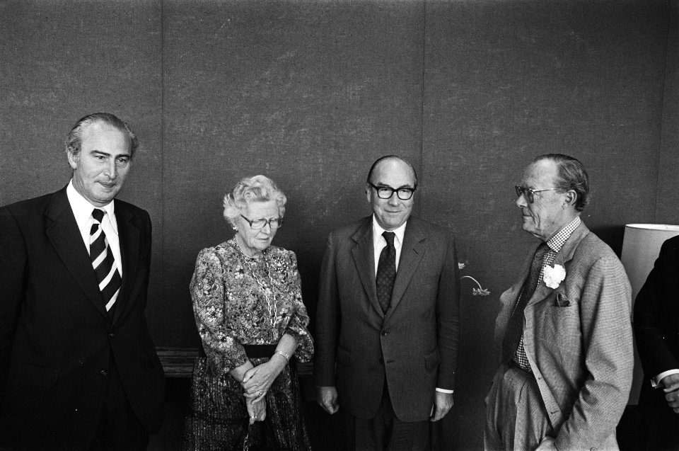 Koningin Juliana en prins Bernhard brengen een bezoek aan EG in Brussel v.l.n.…, Bestanddeelnr 929-3762