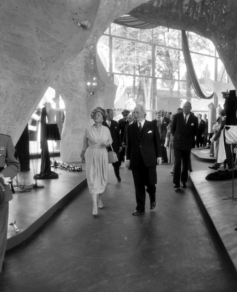 Koningin Juliana en prins Bernhard bezoeken de Expo 1958 in Brussel, Bestanddeelnr 909-6418