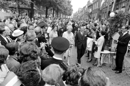 Koningin Juliana en prins Bernhard brachten bezoek aan vierde Lustrum van de Gro, Bestanddeelnr 919-3402