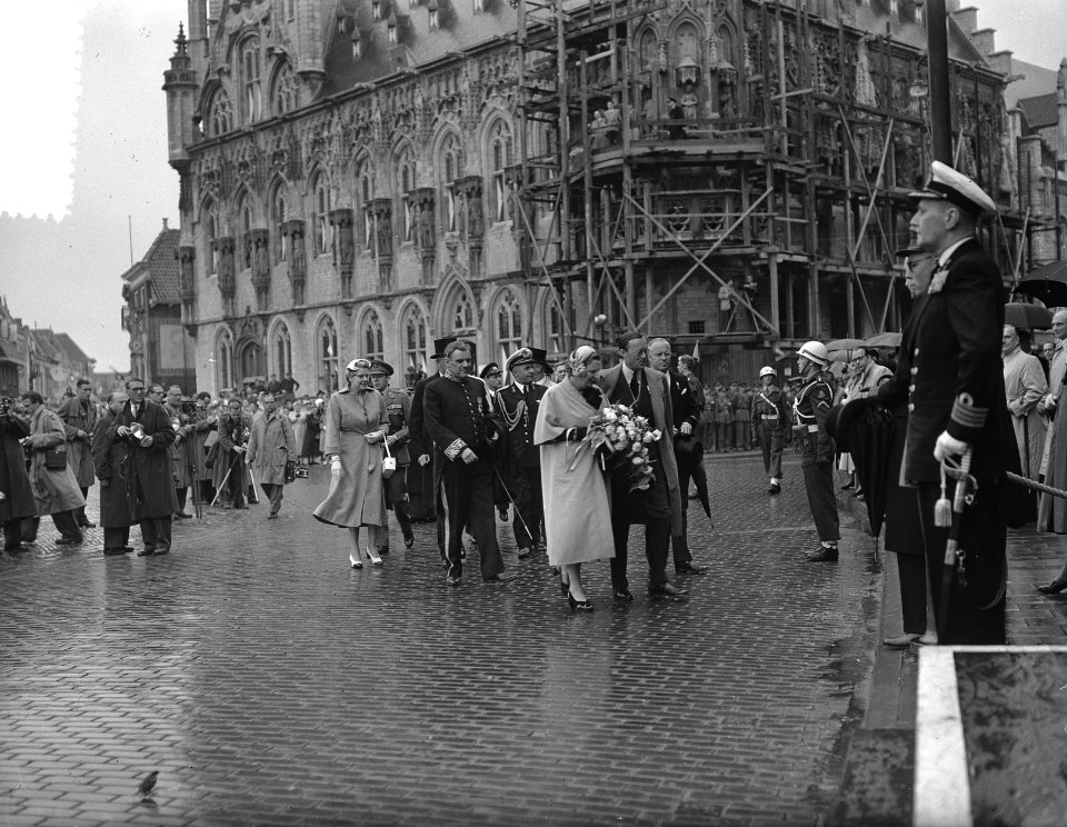 Koningin Juliana en prins Bernhard bezoeken Middelburg, Bestanddeelnr 906-5450