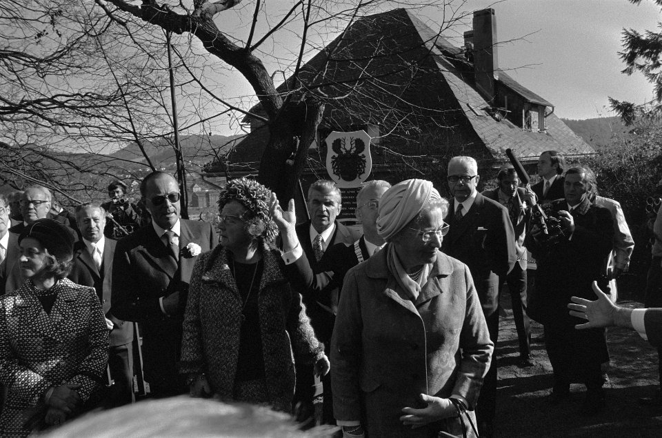 Koningin Juliana en prins Bernhard bezoeken Dillenburg, samen met president Heid, Bestanddeelnr 925-0836