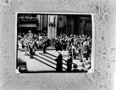Koningin Juliana en Prins Bernhard , voorafgaand aan de eedsaflegging, Bestanddeelnr 921-6490