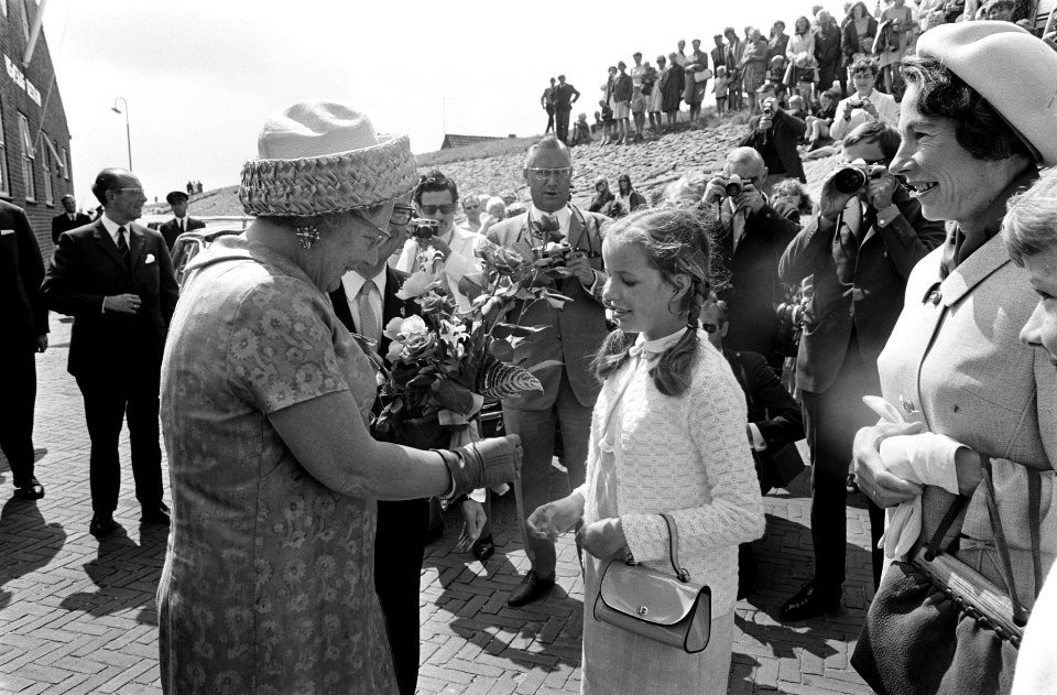 Koningin Juliana bezoekt Noord Holland, Bestanddeelnr 922-5326
