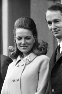 Koninginnedag. Prinses Irene op het bordes, Bestanddeelnr 921-2992