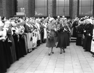 Koningin Juliana is aanwezig bij het 25-jarig jubileum van de Nederlandse Bond v, Bestanddeelnr 907-3837