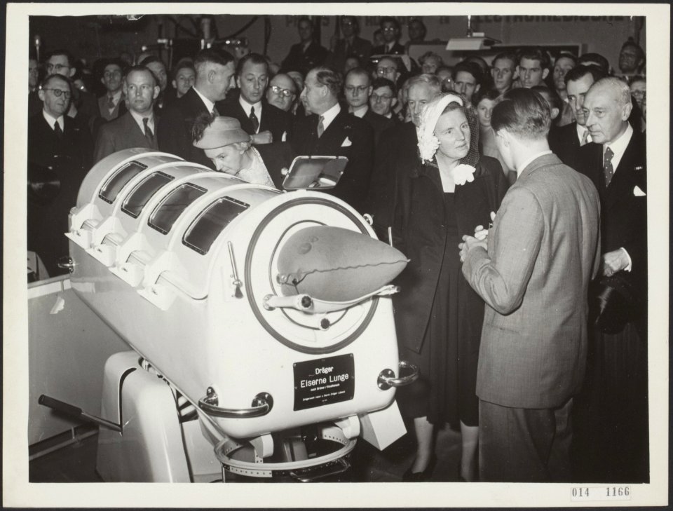 Koningin Juliana bezoekt medische tentoonstelling in de Jaarbeurs, Bestanddeelnr 014-1166