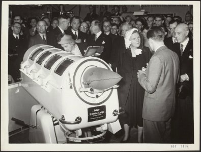 Koningin Juliana bezoekt medische tentoonstelling in de Jaarbeurs, Bestanddeelnr 014-1166