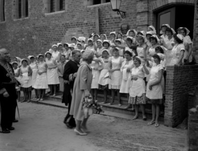 Koningin Juliana bezoekt Middelburg, Bestanddeelnr 911-2478