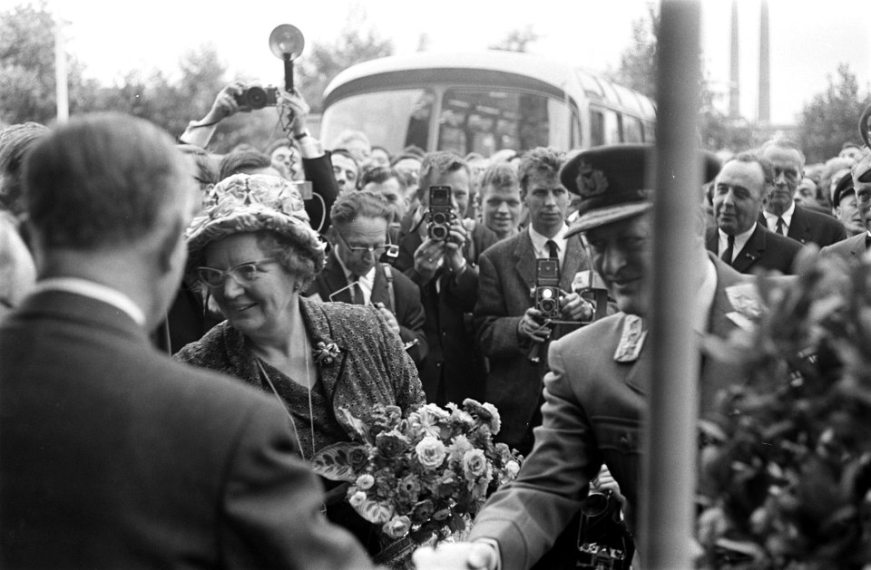 Koningin Juliana en koning Olav, Bestanddeelnr 916-8603