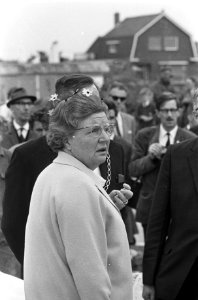 Koningin Juliana is duidelijk geschokt, Bestanddeelnr 920-4367