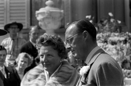 Koningin Juliana en prins Bernhard, Bestanddeelnr 911-2045