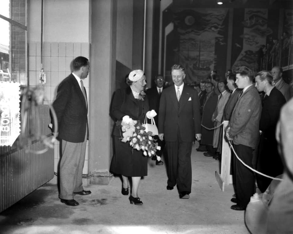 Koningin Juliana komt aan bij het gemaal Wortman, Bestanddeelnr 908-0008