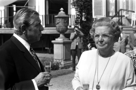 Koningin Juliana en burgemeester Samkalden, Bestanddeelnr 924-6146