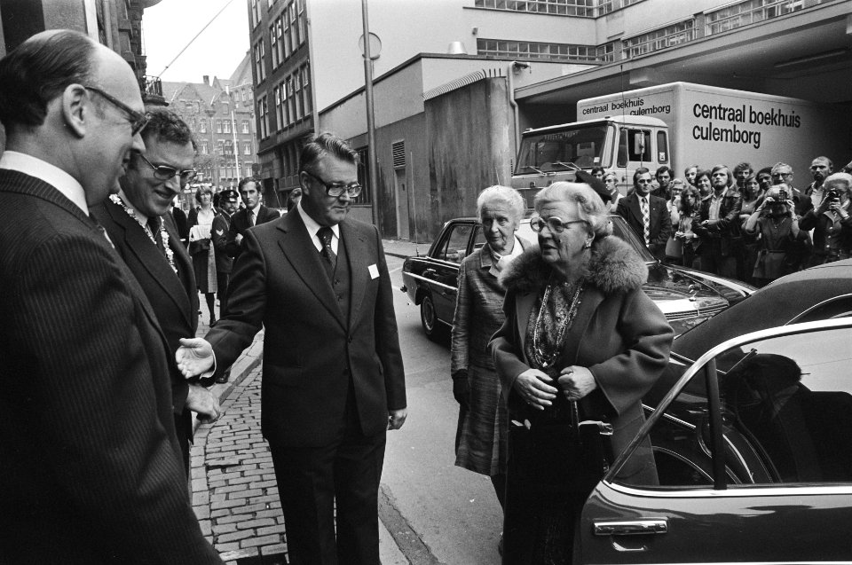 Koningin Juliana bij de 25e jaarvergadering van de Nederlandse Orde van Advocate, Bestanddeelnr 929-3616