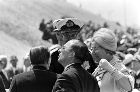 Koningin Juliana en ..., Bestanddeelnr 919-2468