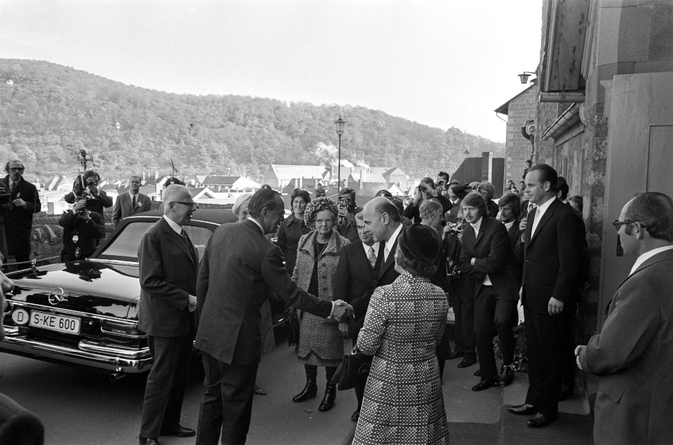 Koningin Juliana en prins Bernhard bezoeken Dillenburg, Bestanddeelnr 925-0841