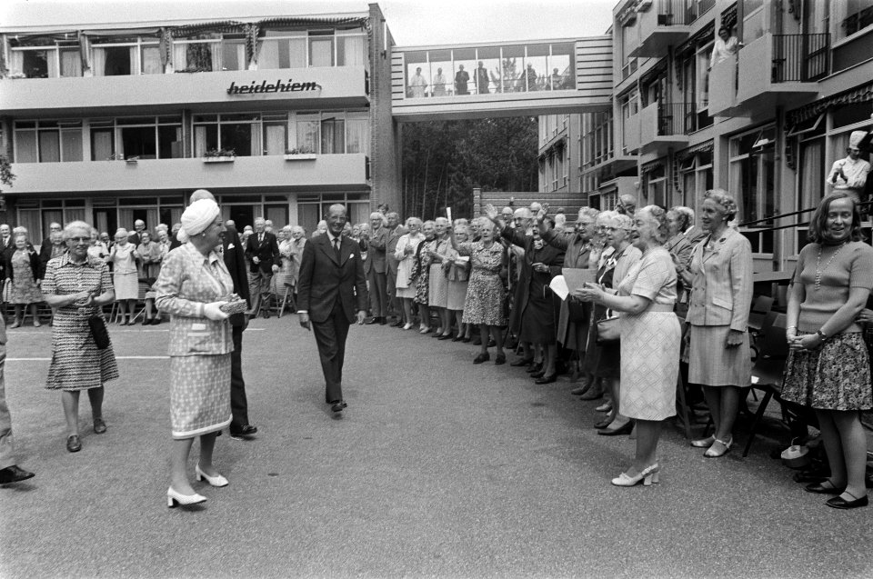Koningin Juliana bezoekt provincie Drenthe, Bestanddeelnr 927-2673
