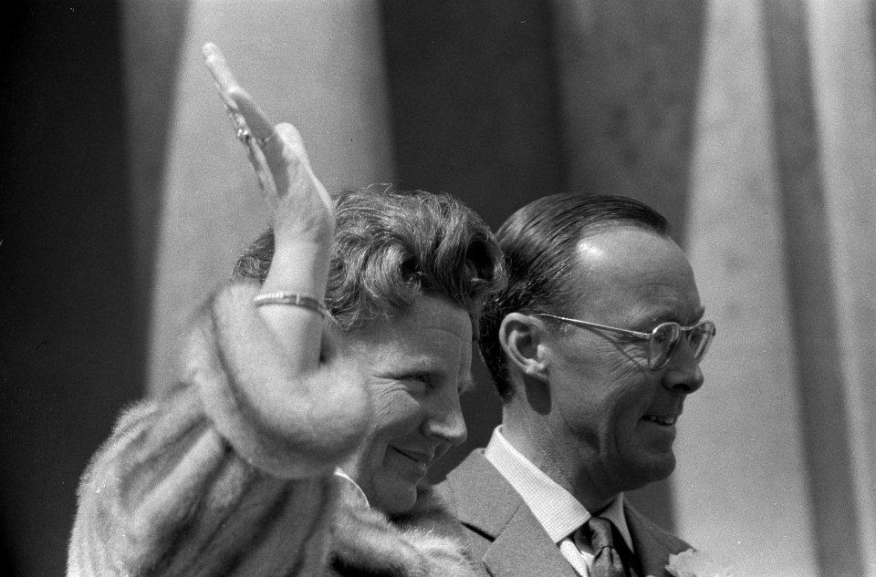 Koningin Juliana en prins Bernhard, Bestanddeelnr 911-2046