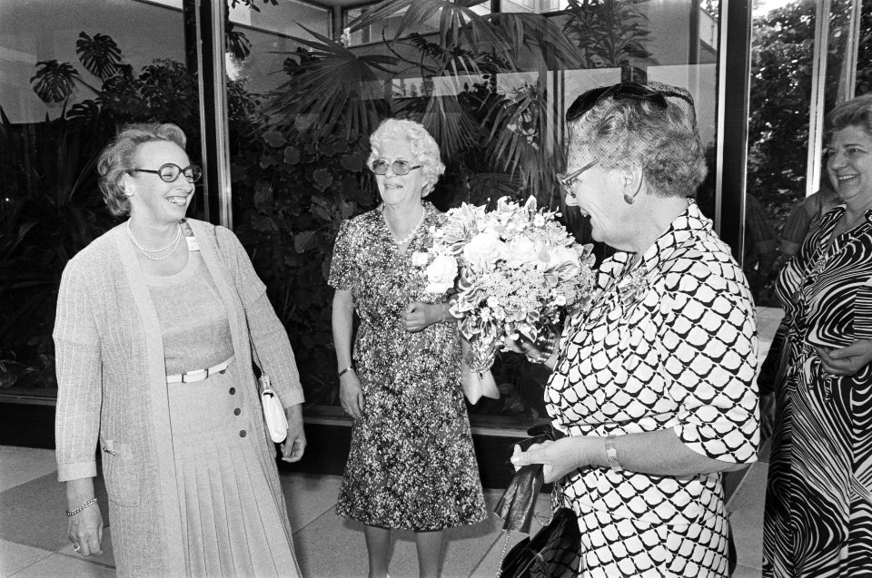 Koningin Juliana is aanwezig bij het 25e Wereldcongres 'Femmes chefs d'enterpri…, Bestanddeelnr 929-2284