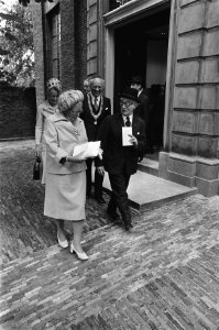 Koningin Juliana bij inwijding gerestaureerde synagoge van Liberaal Joodse Gemee, Bestanddeelnr 928-7639