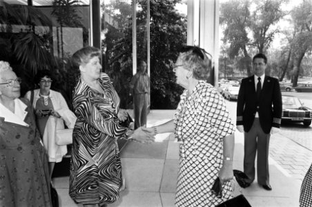 Koningin Juliana is aanwezig bij het 25e Wereldcongres 'Femmes chefs d'enterpri…, Bestanddeelnr 929-2286