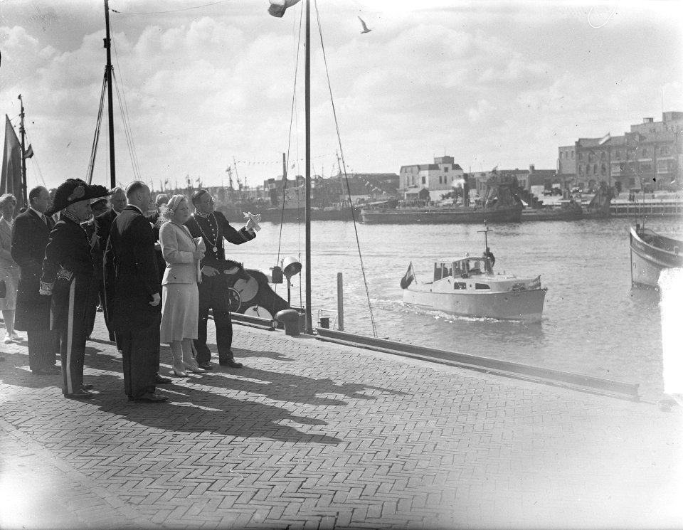 Koningin Juliana bij de haven, Bestanddeelnr 903-4980
