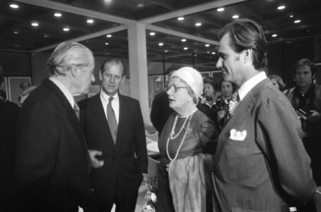 Koningin Juliana bij de slotzitting van het congres van de Europees Monumentenja, Bestanddeelnr 928-2244
