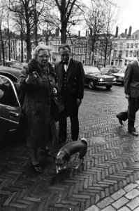 Koningin Juliana bij aankomst, Bestanddeelnr 929-4757