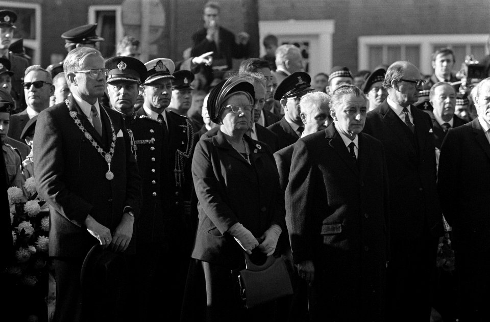 Koningin Juliana bezoekt Zeeland ter gelegenheid herdenkin bevrijding van Zeelan, Bestanddeelnr 922-9261