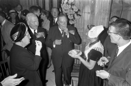 Koningin Juliana bezoekt Zeeland ter gelegenheid herdenking bevrijding van Zeela, Bestanddeelnr 922-9253