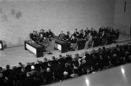 Koningin Juliana is aanwezig bij de opening van de Katholieke Economische Hoges…, Bestanddeelnr 914-5064