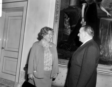 Koningin Juliana ontvangt op Paleis Soestdijk nieuwe voorzitter Eurpese Parlemen, Bestanddeelnr 919-1938