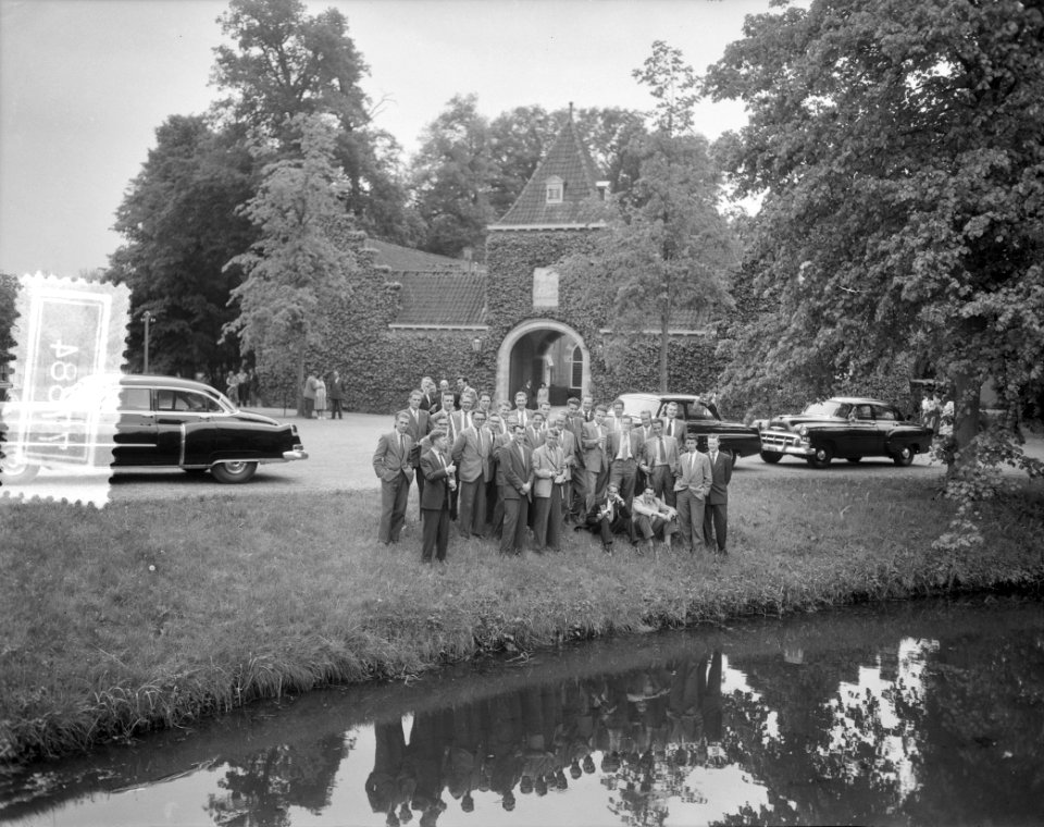 Koningin Juliana bezoekt Kasteel Nyenrode, Bestanddeelnr 907-7884