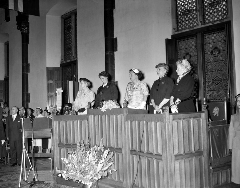 Koningin Juliana bij het congres van de Sor Optimisten in Den Haag, Bestanddeelnr 907-8856